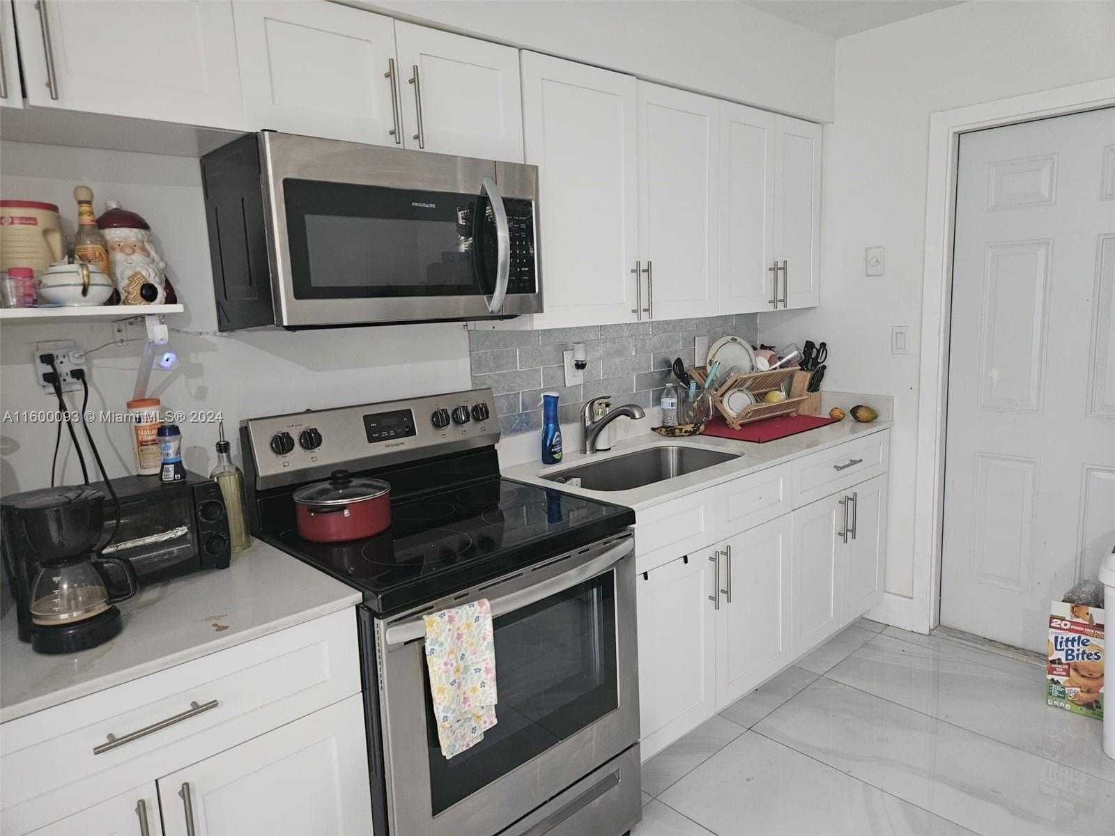 Small Image of 2803 NORTH WEST 91ST ST, Miami Number 25