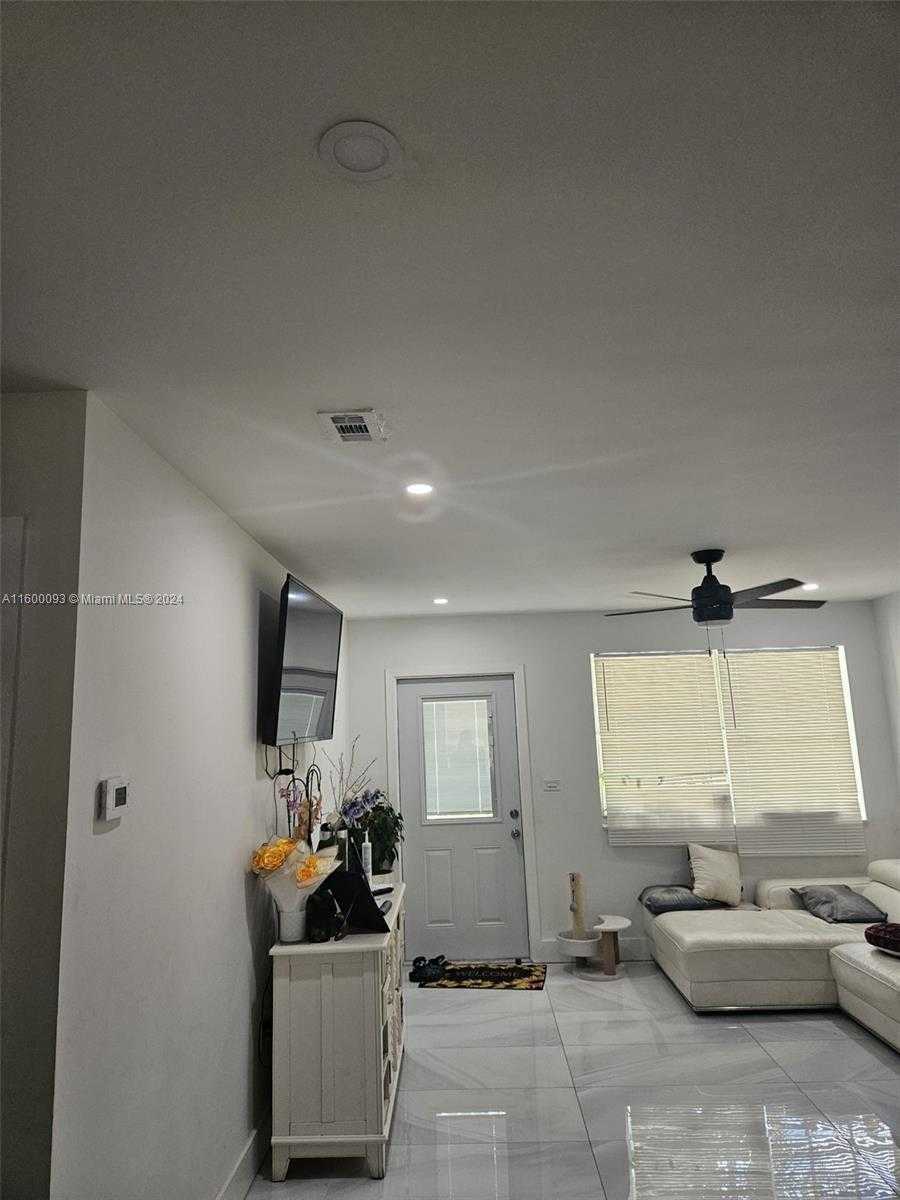 Small Image of 2803 NORTH WEST 91ST ST, Miami Number 29