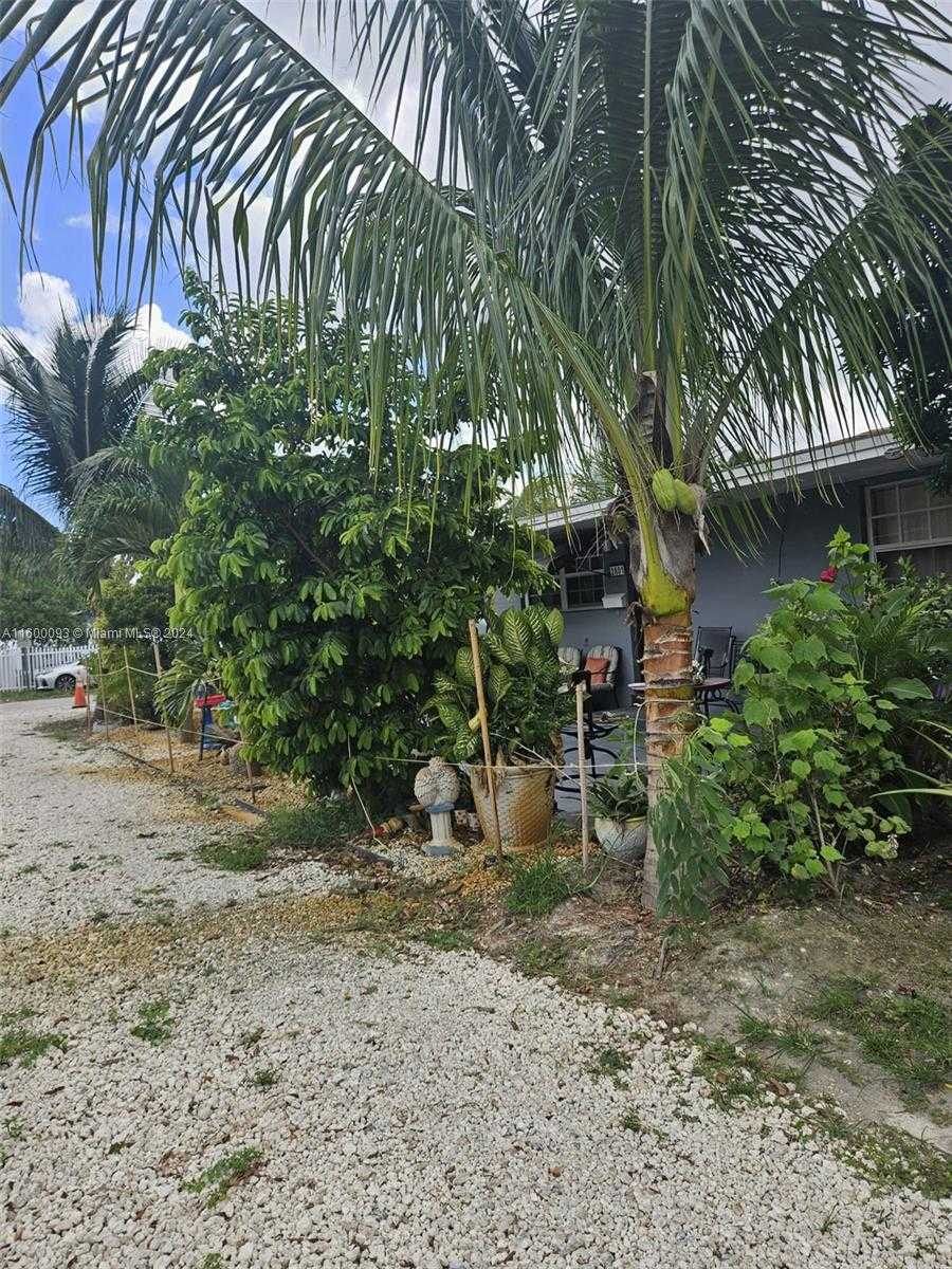 Small Image of 2803 NORTH WEST 91ST ST, Miami Number 35