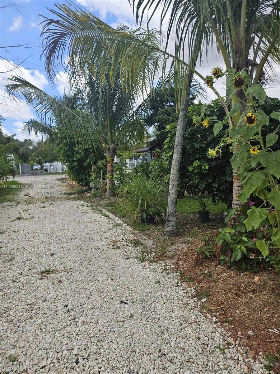 Small Image of 2803 NORTH WEST 91ST ST, Miami Number 36