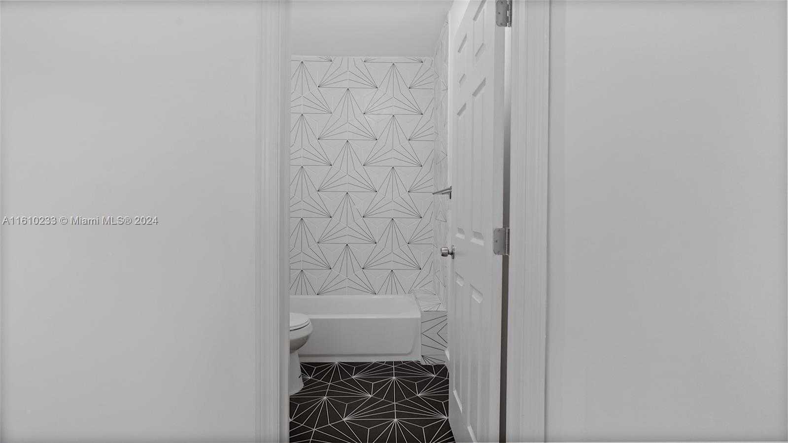 Small Image of 1561 JEFFERSON AVE #12, Miami Beach Number 32