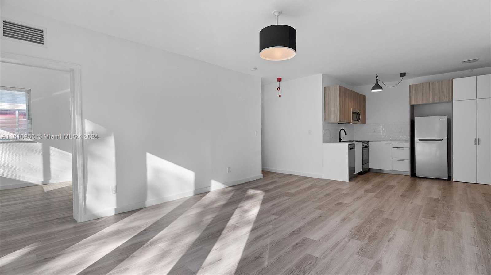 Small Image of 1561 JEFFERSON AVE #12, Miami Beach Number 4