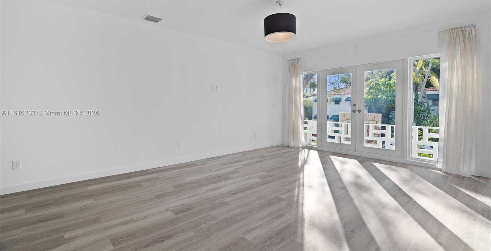 Small Image of 1561 JEFFERSON AVE #12, Miami Beach Number 6