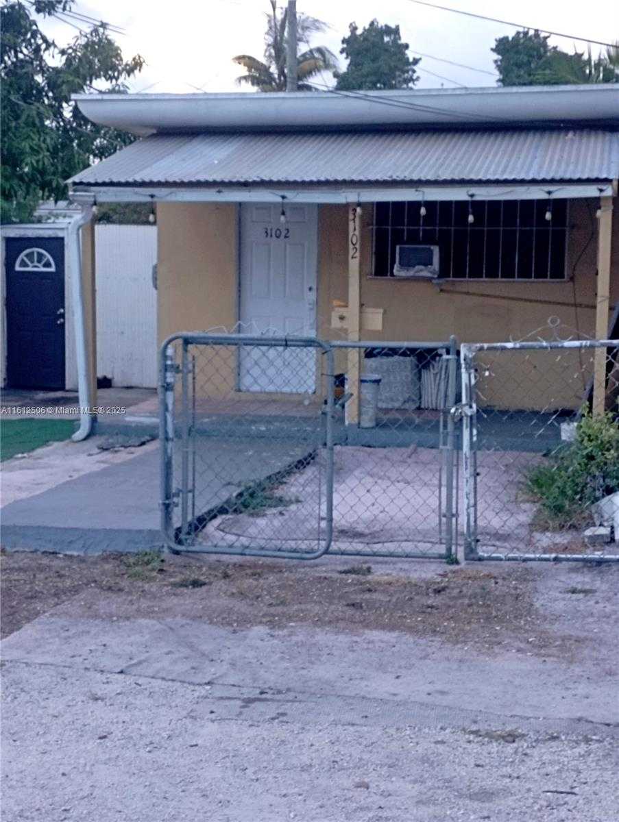 Small Image of Miami Number 8