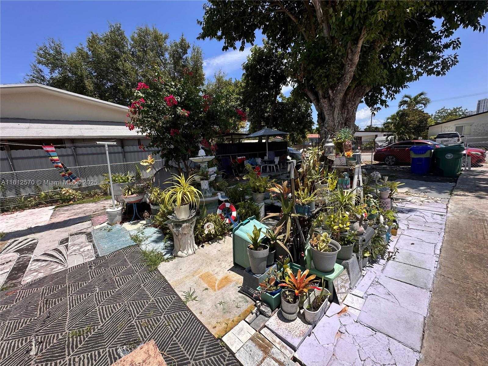 Small Image of 1842 NORTH WEST 18TH TER, Miami Number 16
