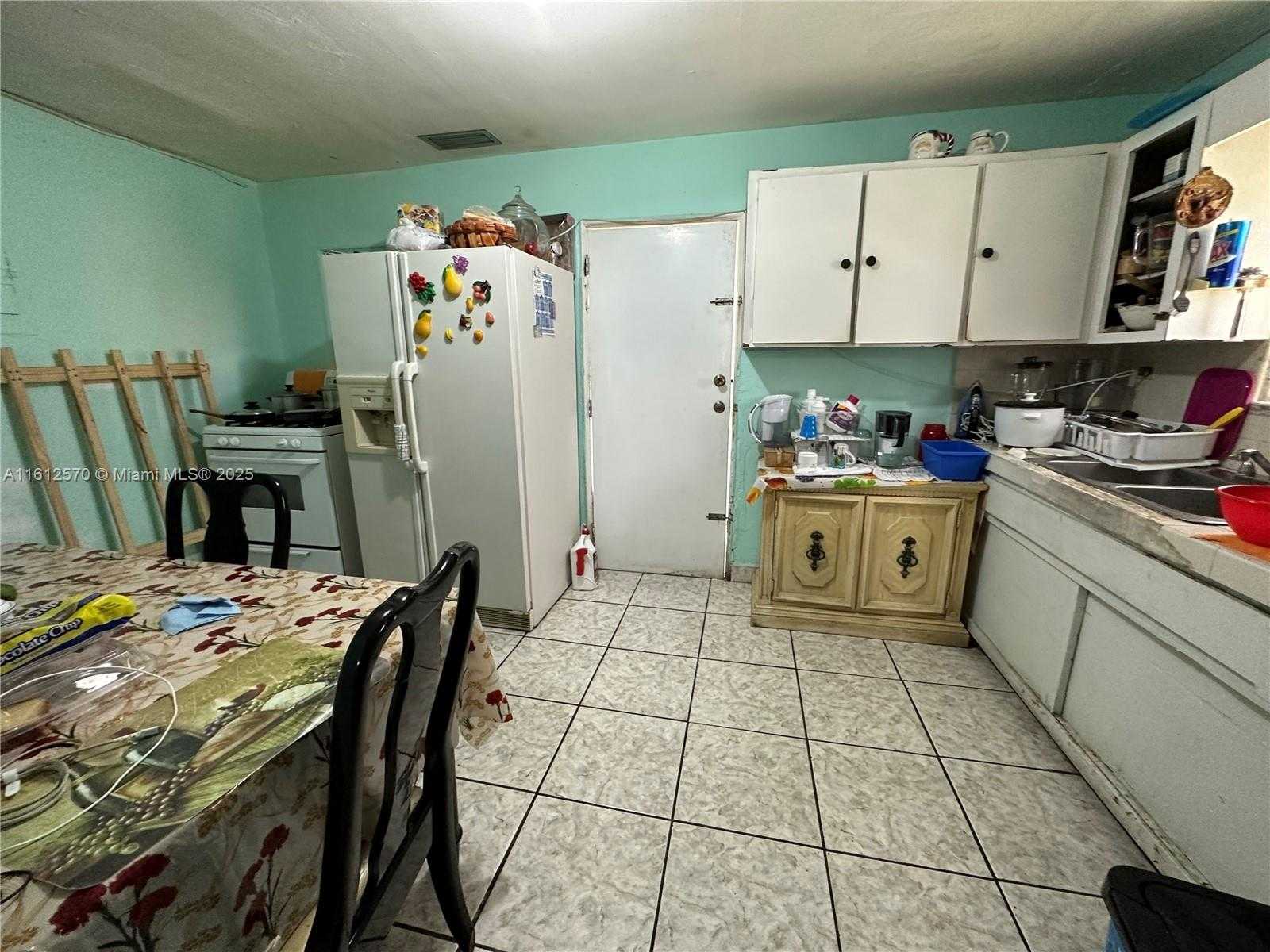 Small Image of 1842 NORTH WEST 18TH TER, Miami Number 5
