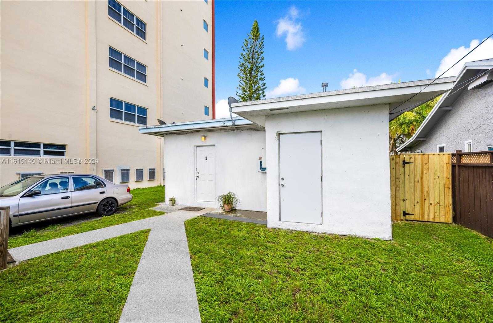 Small Image of 1711 BUCHANAN ST, Hollywood Number 5