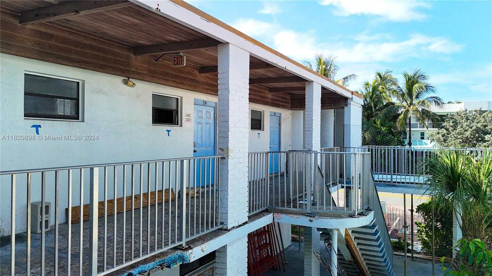 Small Image of 115 INLET WAY #11, Palm Beach Shores Number 32
