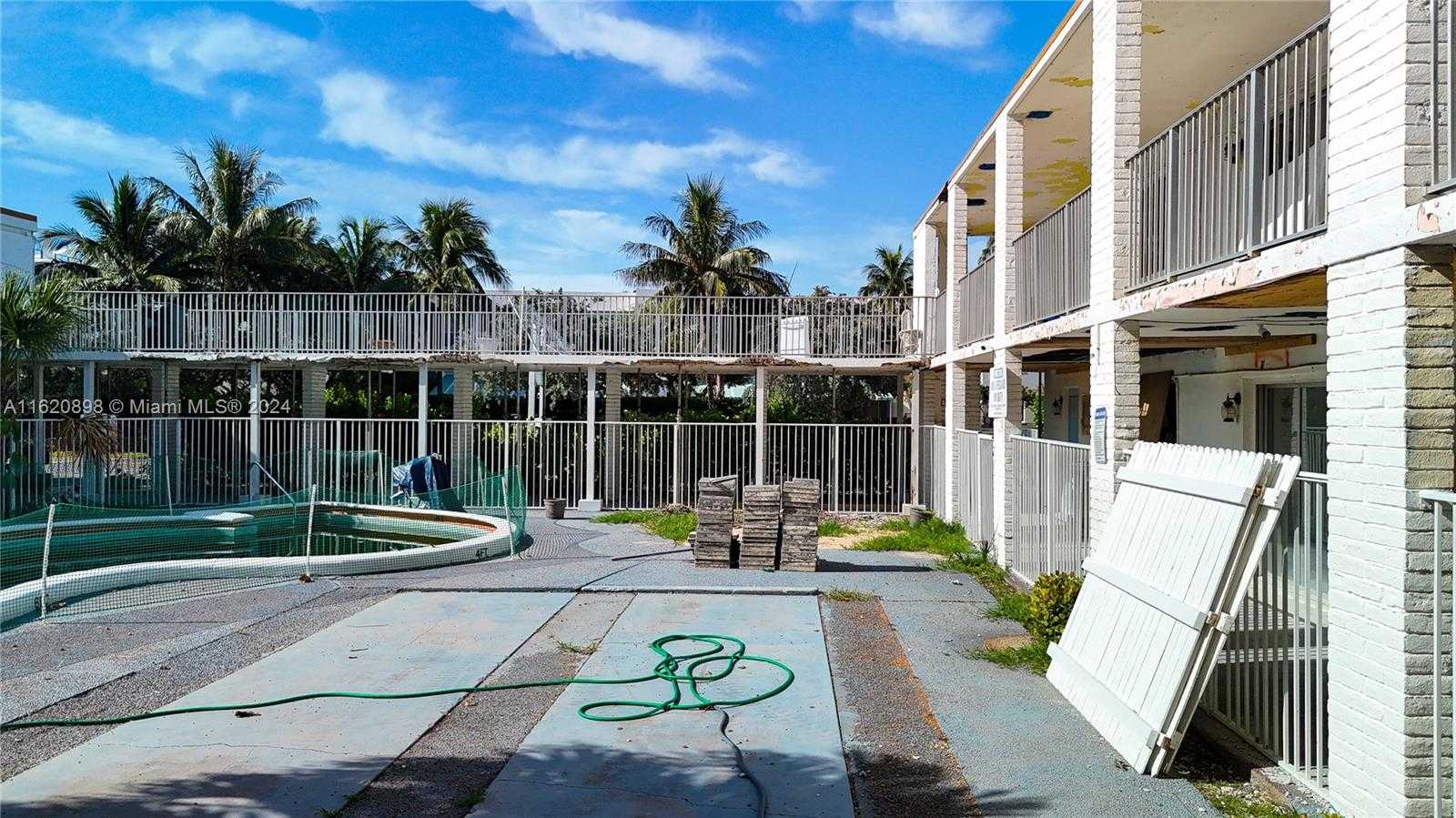 Small Image of 115 INLET WAY #11, Palm Beach Shores Number 39