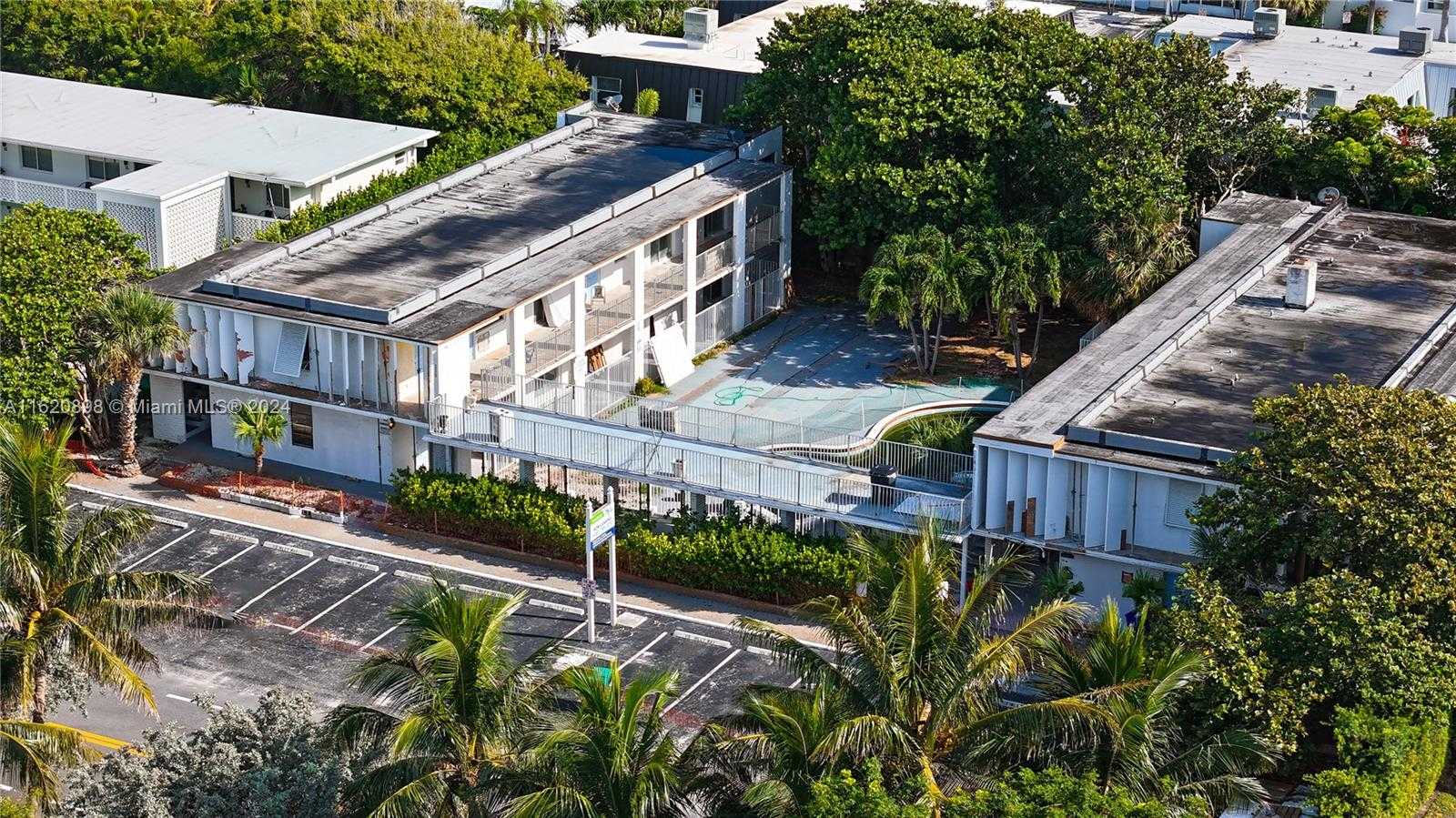 Small Image of 115 INLET WAY #11, Palm Beach Shores Number 54