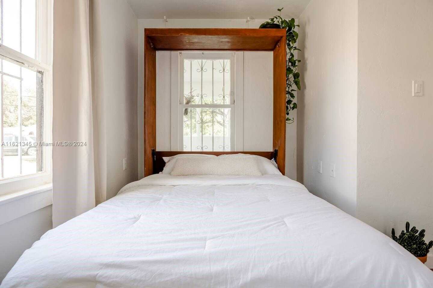 Small Image of 9210 NORTH WEST 4TH AVE, Miami Number 12