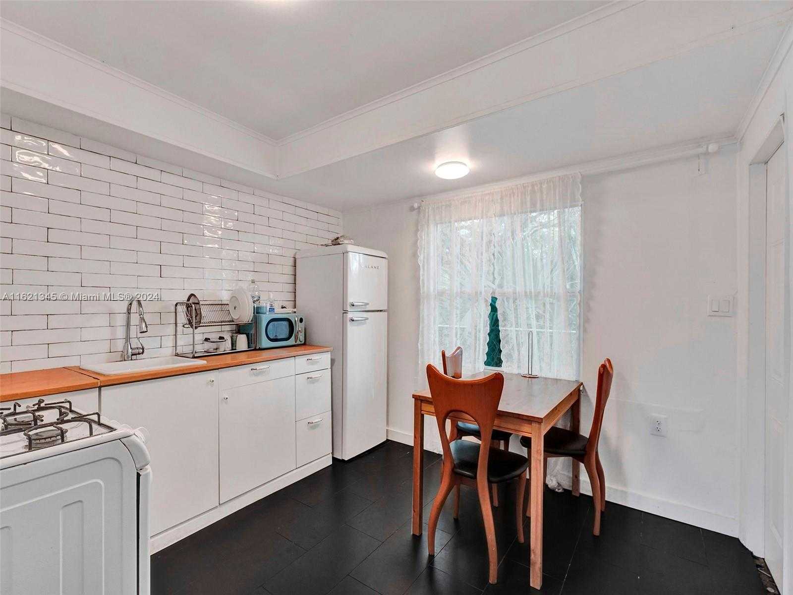 Small Image of 9210 NORTH WEST 4TH AVE, Miami Number 38