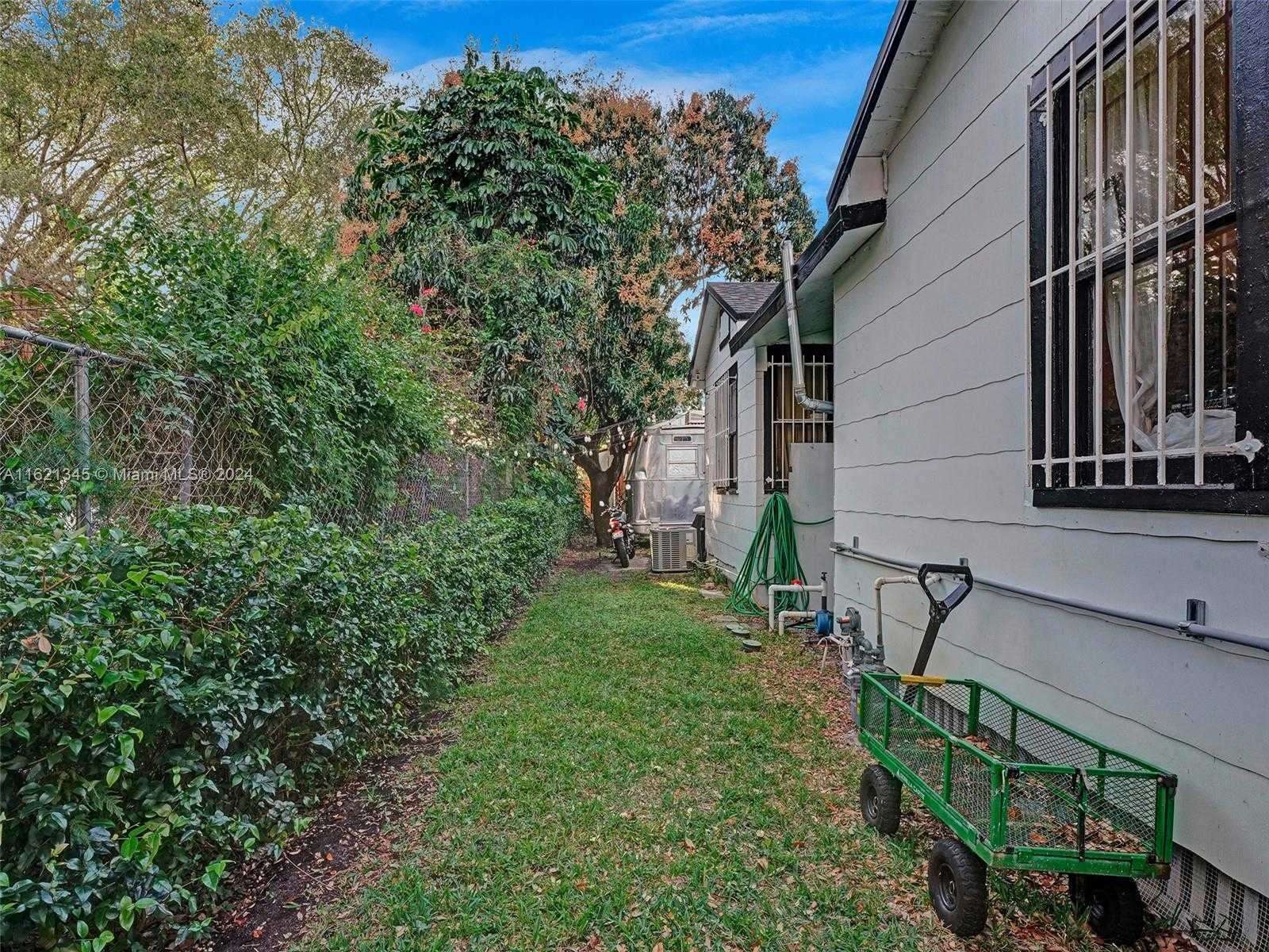 Small Image of 9210 NORTH WEST 4TH AVE, Miami Number 63