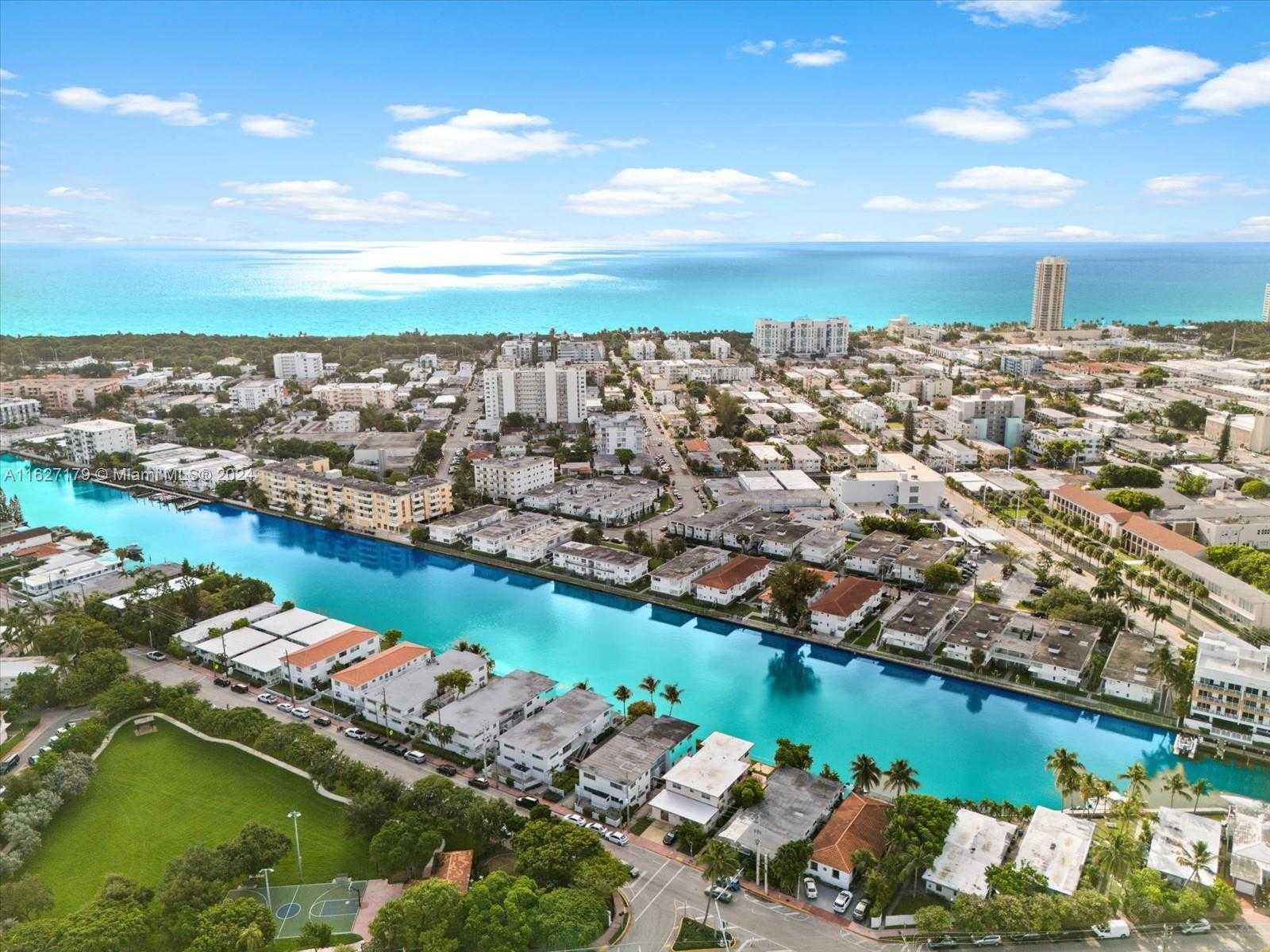 Small Image of 7805 CRESPI BLVD #12, Miami Beach Number 3