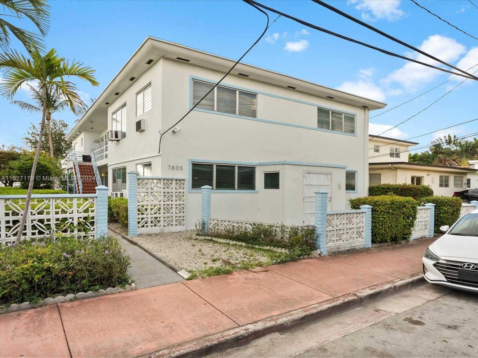 Small Image of 7805 CRESPI BLVD #12, Miami Beach Number 9