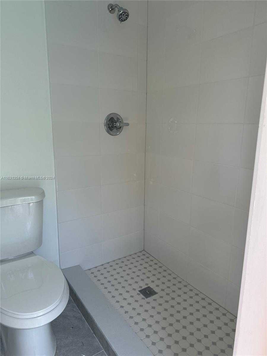 Small Image of 324 EAST 34TH ST #2, Hialeah Number 18