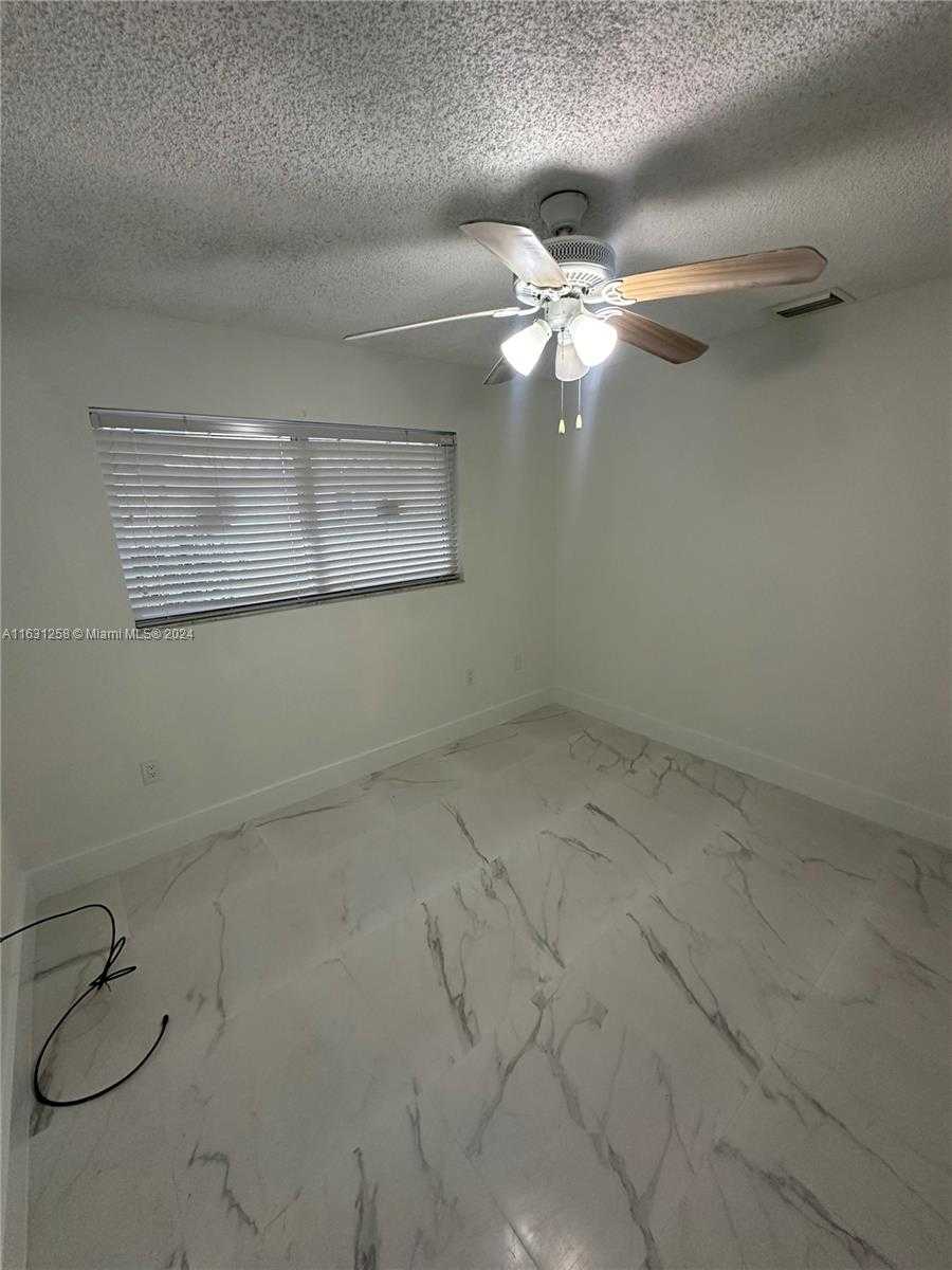 Small Image of 324 EAST 34TH ST #2, Hialeah Number 27