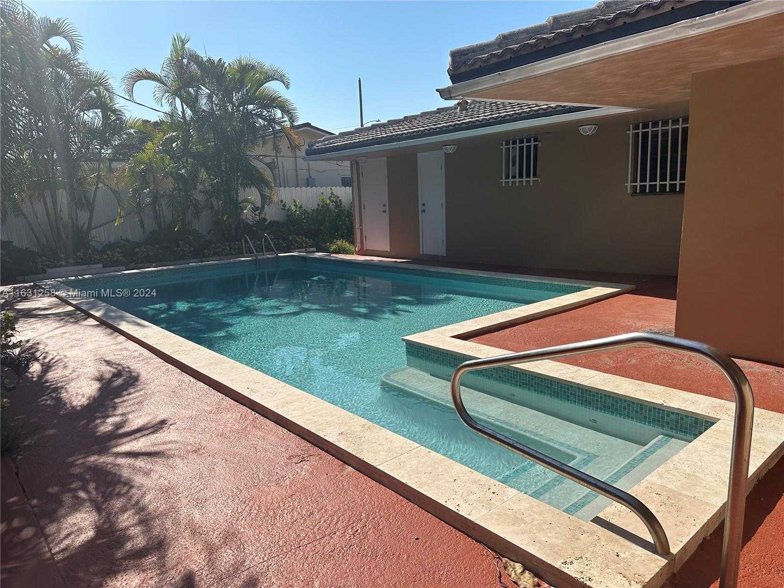 Small Image of 324 EAST 34TH ST #2, Hialeah Number 32