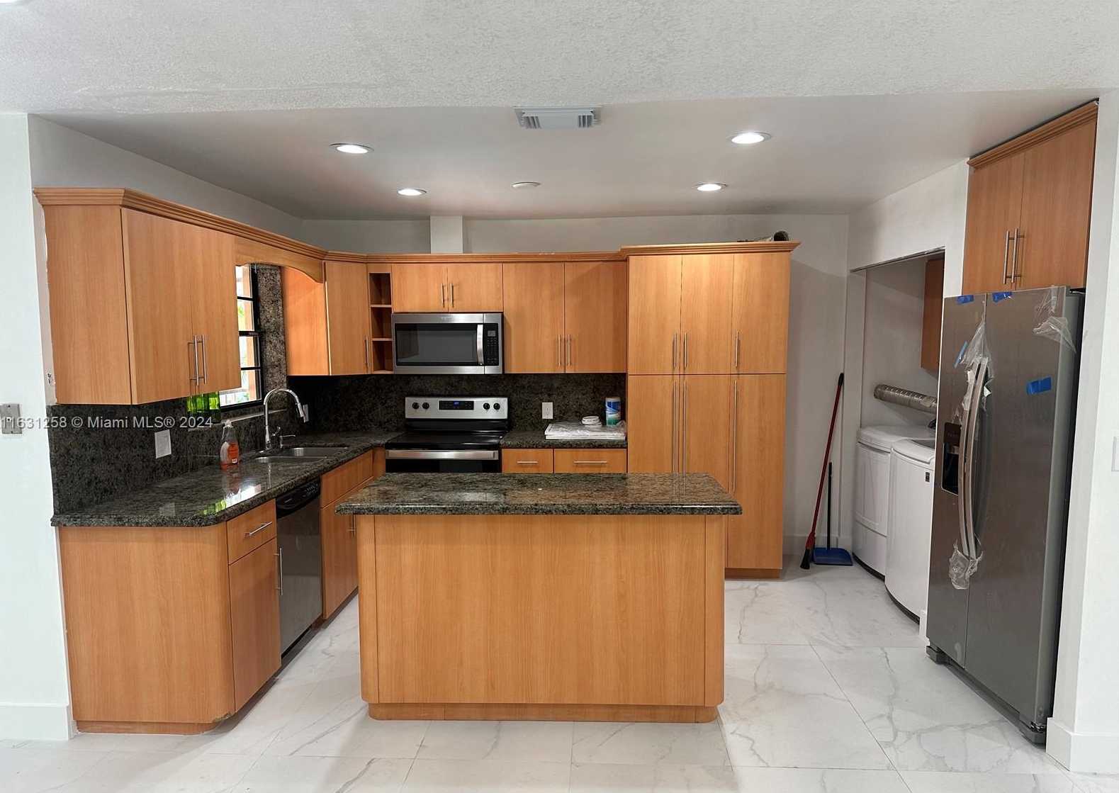 Small Image of 324 EAST 34TH ST #2, Hialeah Number 9