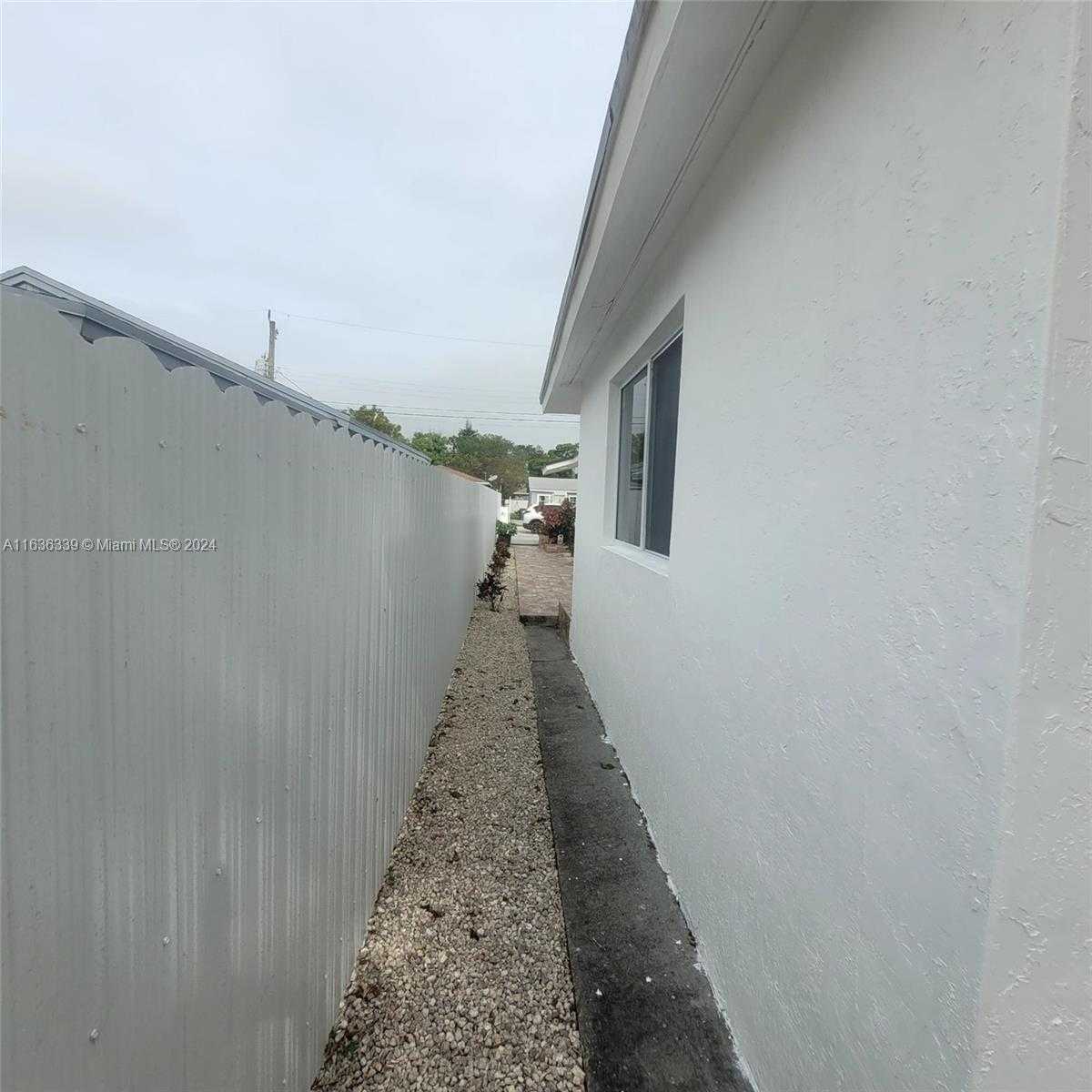 Small Image of 2126 NORTH WEST 47TH TER #2, Miami Number 13