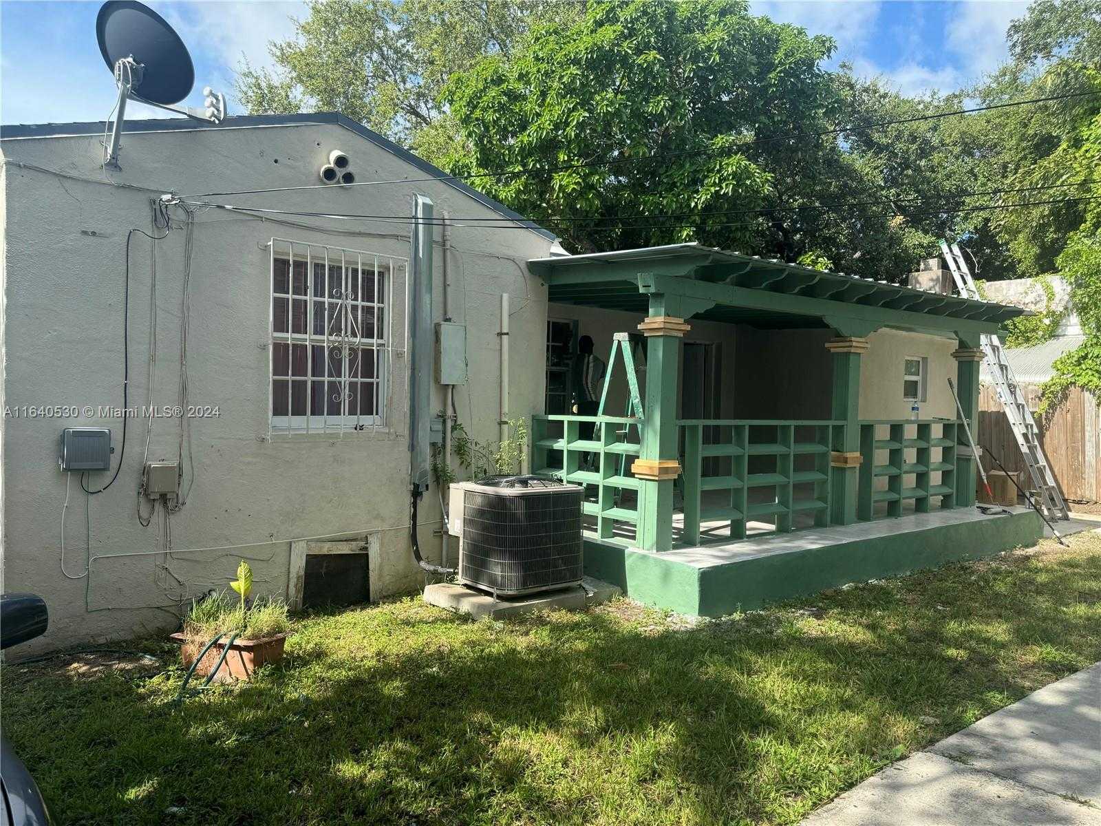 Small Image of 655 NORTH EAST 80TH ST, Miami Number 11