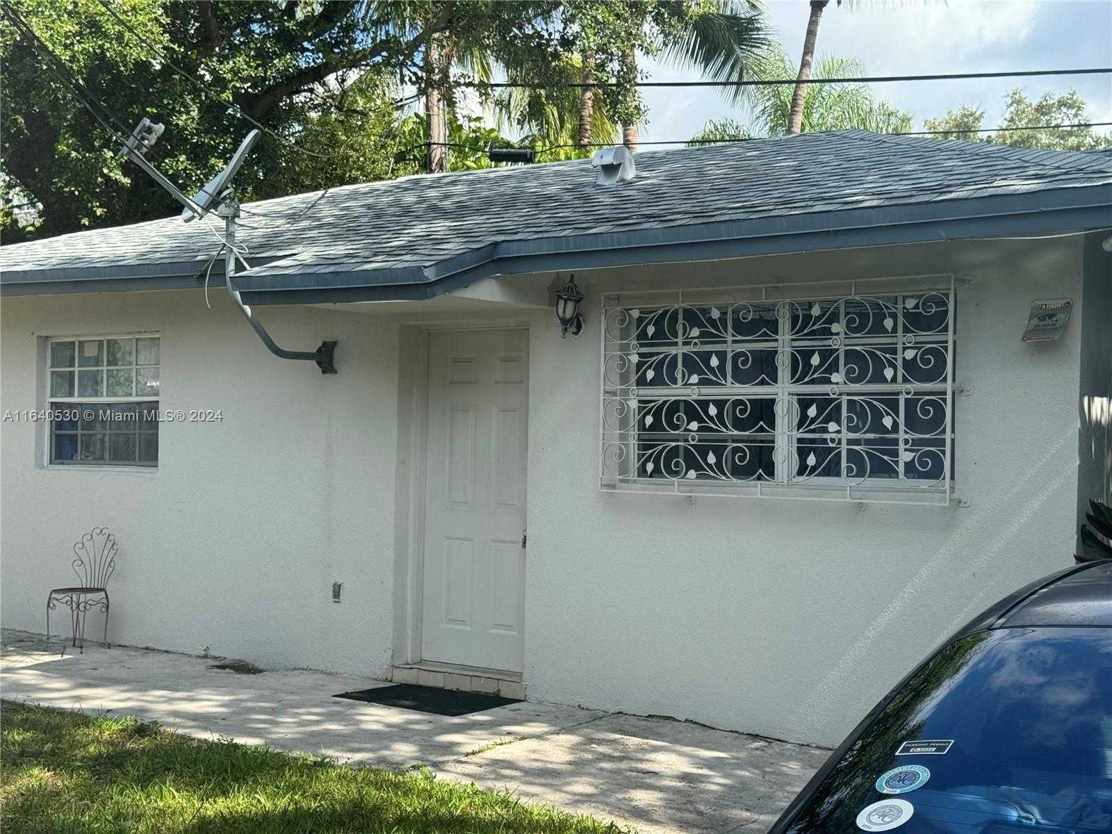 Small Image of 655 NORTH EAST 80TH ST, Miami Number 12
