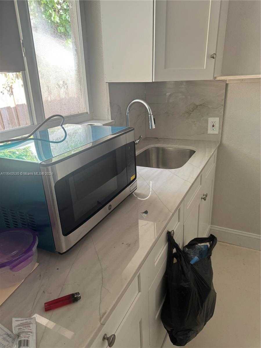 Small Image of 655 NORTH EAST 80TH ST, Miami Number 13