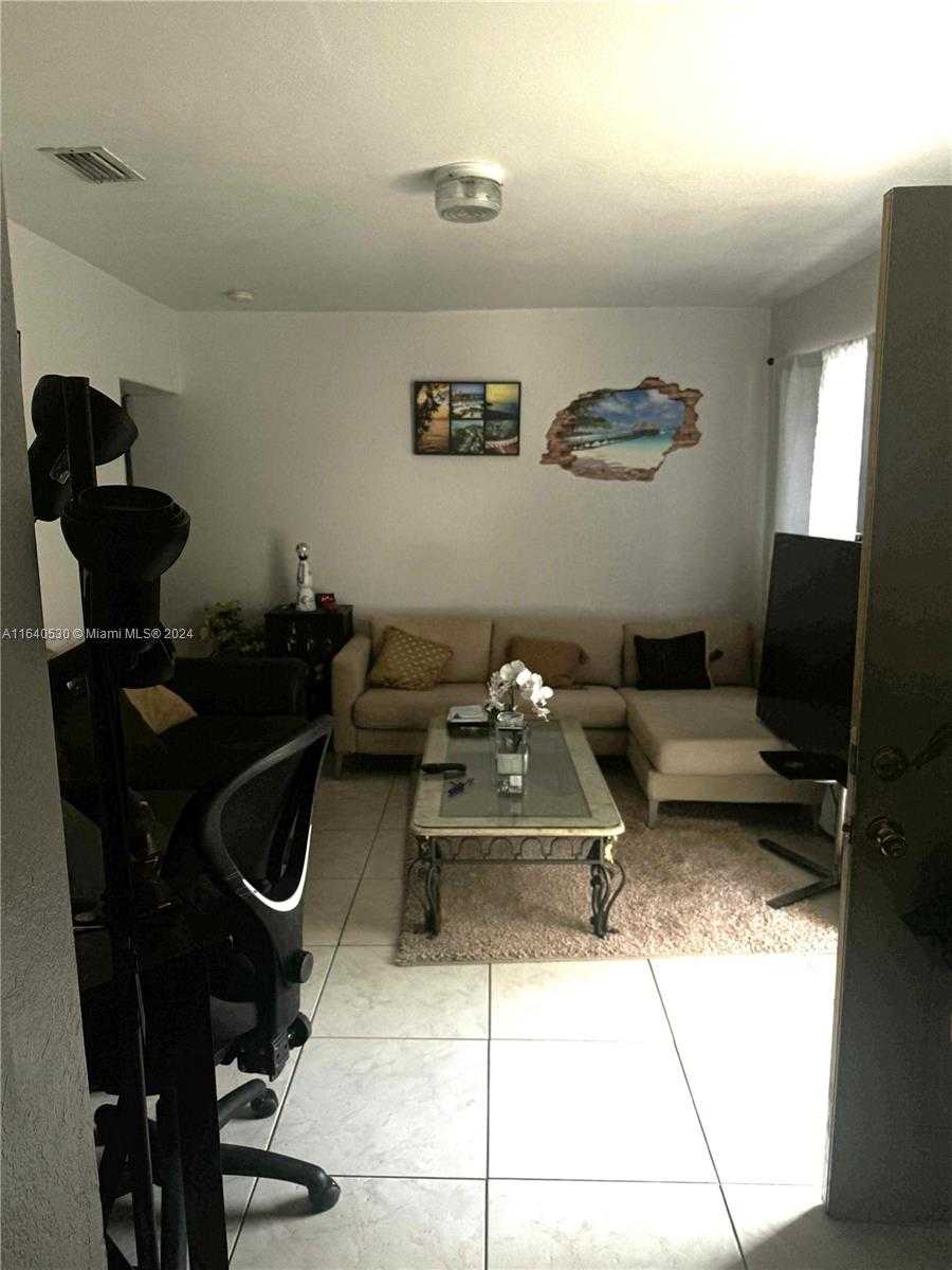 Small Image of 655 NORTH EAST 80TH ST, Miami Number 14
