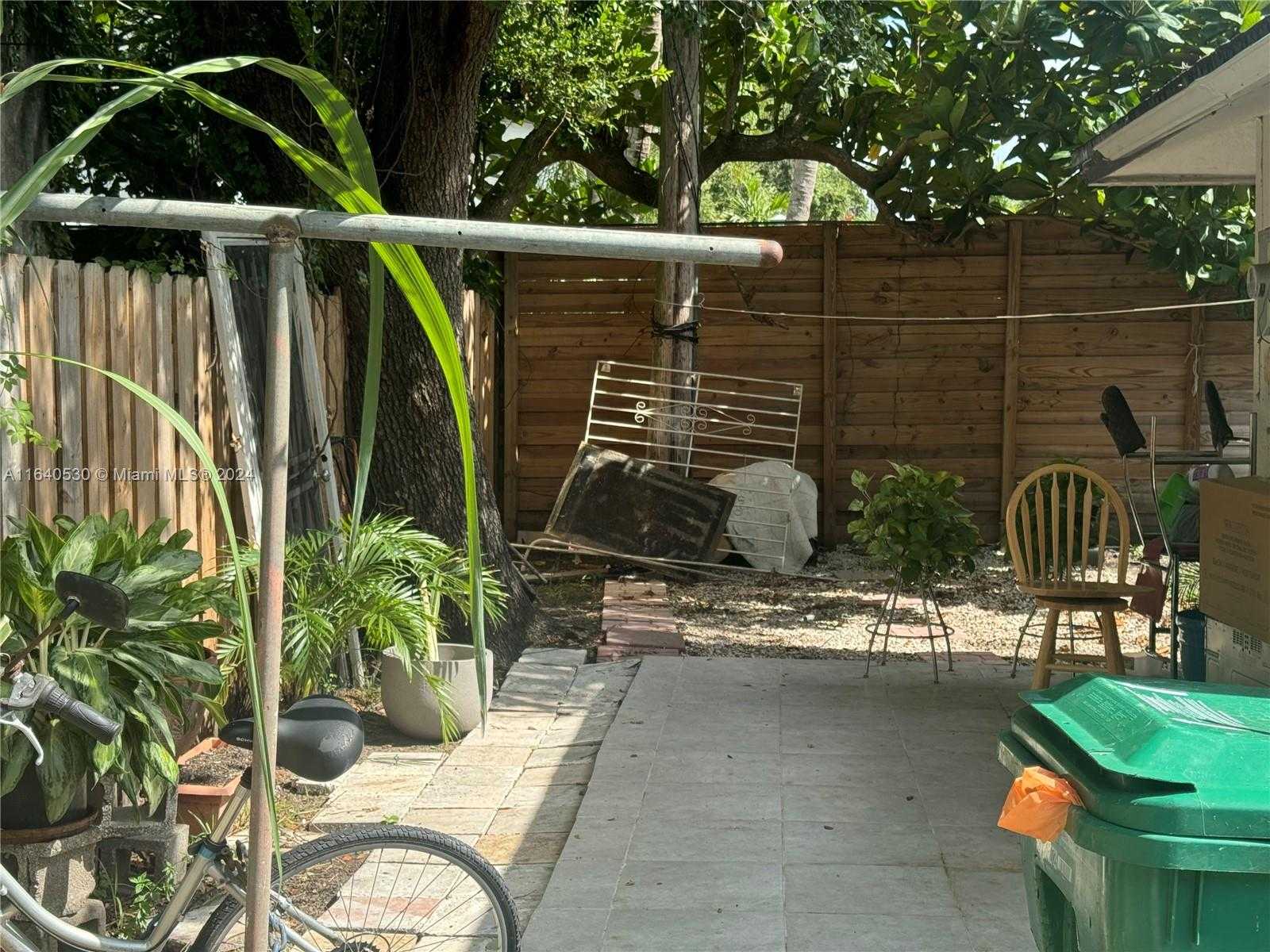 Small Image of 655 NORTH EAST 80TH ST, Miami Number 18
