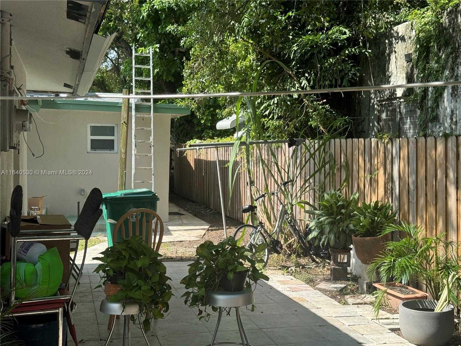 Small Image of 655 NORTH EAST 80TH ST, Miami Number 19