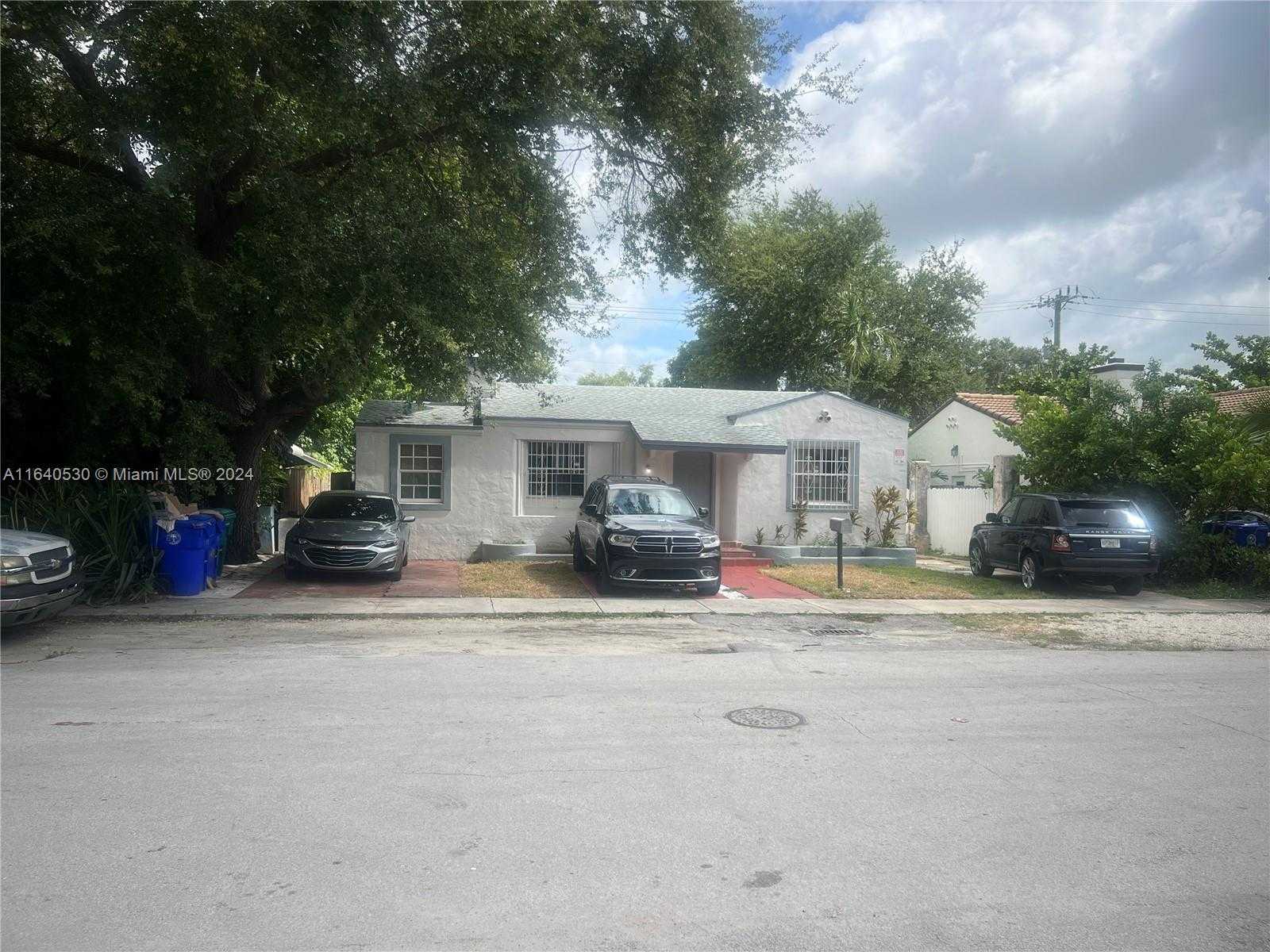Small Image of 655 NORTH EAST 80TH ST, Miami Number 2