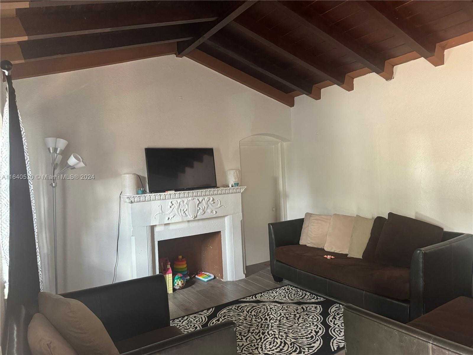 Small Image of 655 NORTH EAST 80TH ST, Miami Number 6