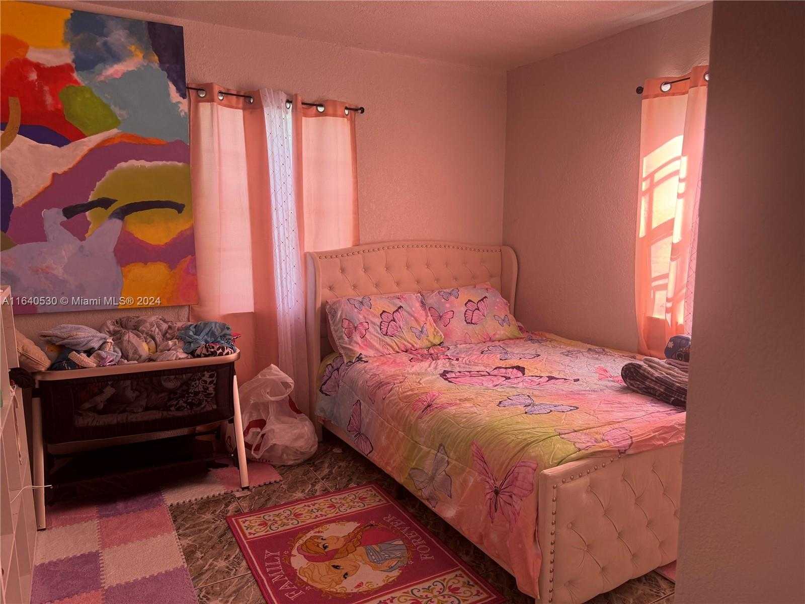 Small Image of 655 NORTH EAST 80TH ST, Miami Number 7