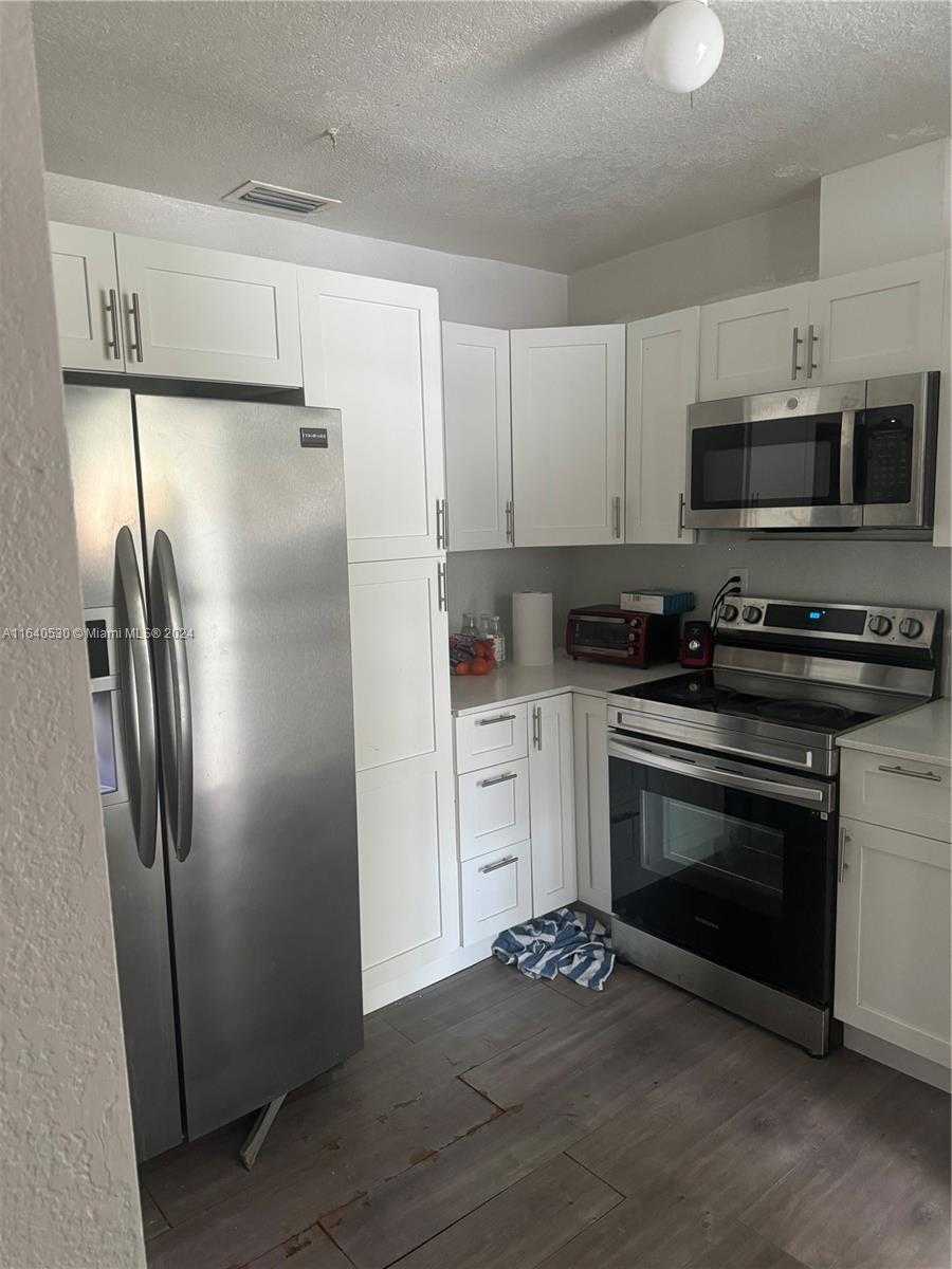 Small Image of 655 NORTH EAST 80TH ST, Miami Number 8