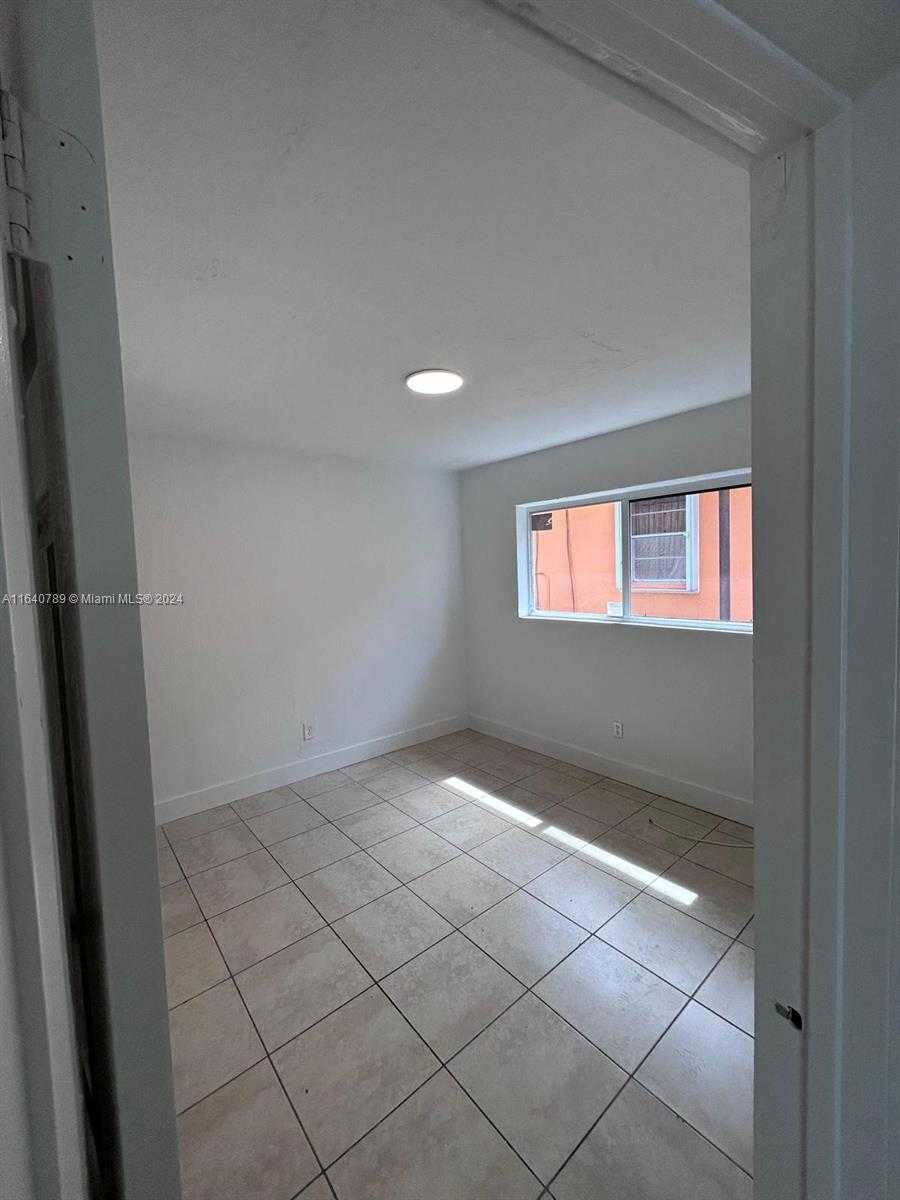 Small Image of 1128 NORTH WEST 76TH ST #2, Miami Number 9