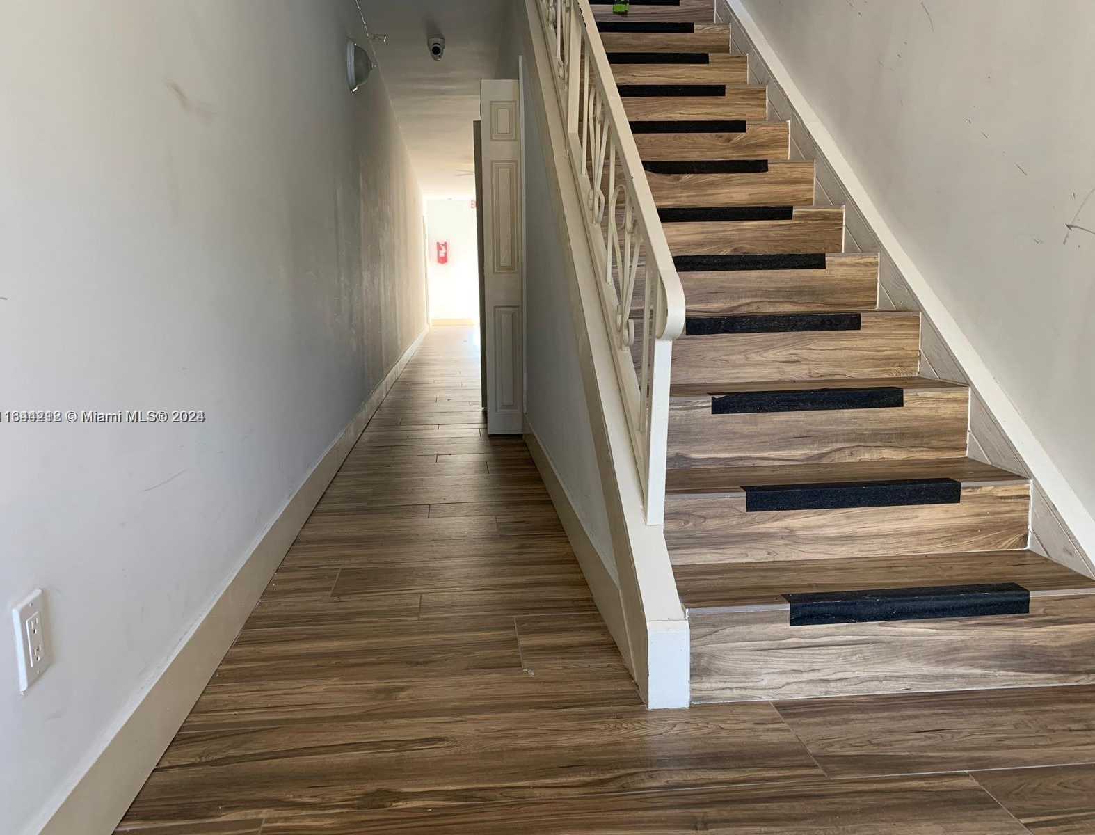 Small Image of 2500 NORTH EAST 192ND ST, Miami Number 14