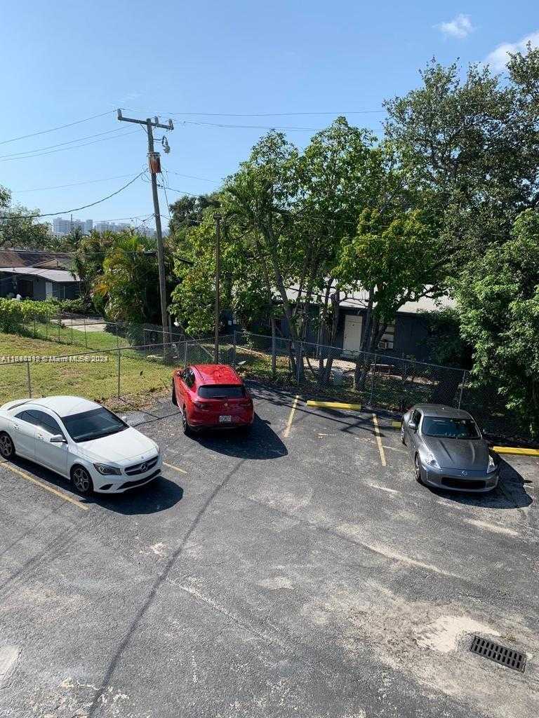 Small Image of 2500 NORTH EAST 192ND ST, Miami Number 23
