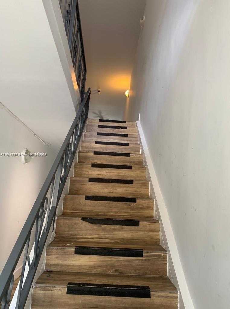 Small Image of 2500 NORTH EAST 192ND ST, Miami Number 24