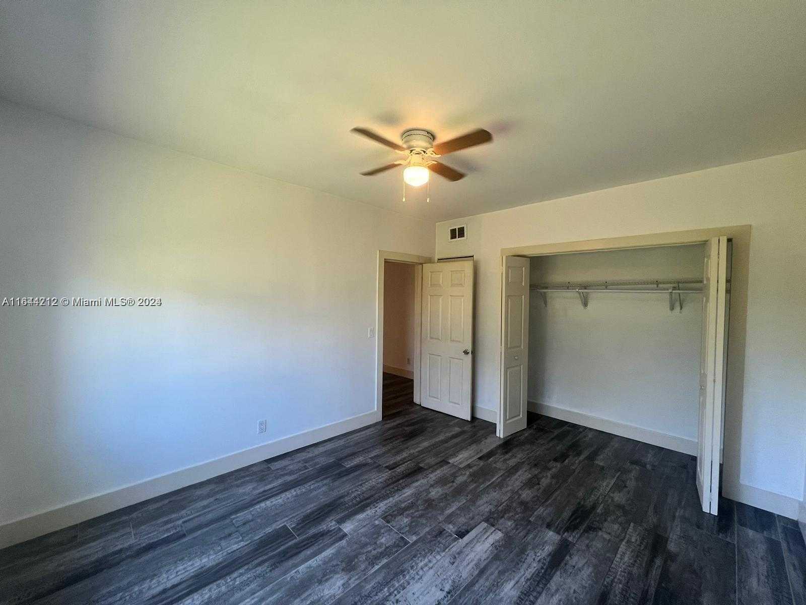 Small Image of 2500 NORTH EAST 192ND ST, Miami Number 3