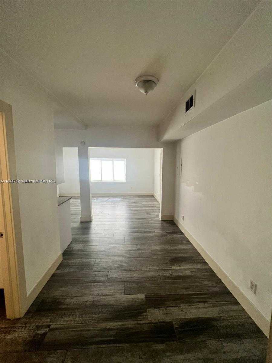 Small Image of 2500 NORTH EAST 192ND ST, Miami Number 8
