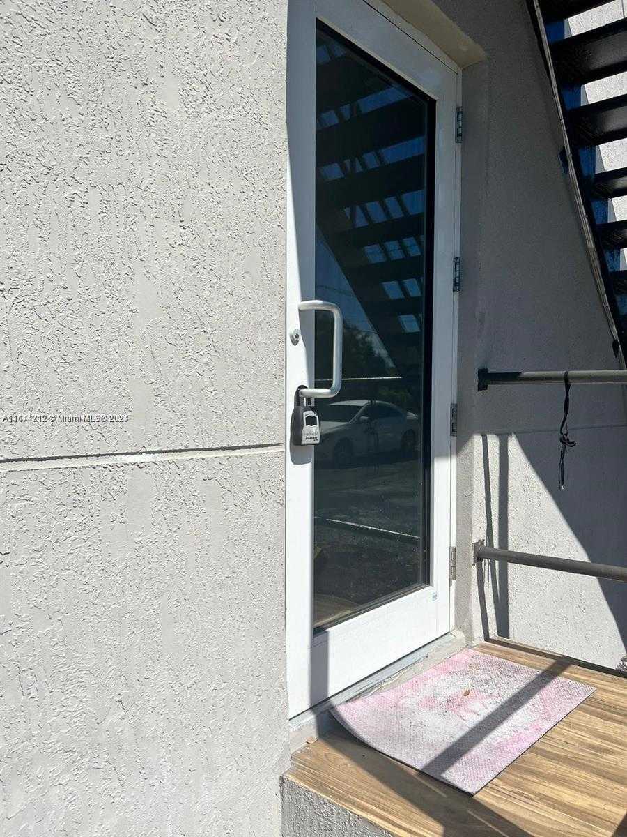 Small Image of 2500 NORTH EAST 192ND ST, Miami Number 9