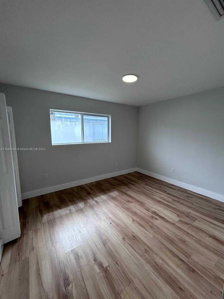 Small Image of 2180 NORTH WEST 59TH ST, Miami Number 10