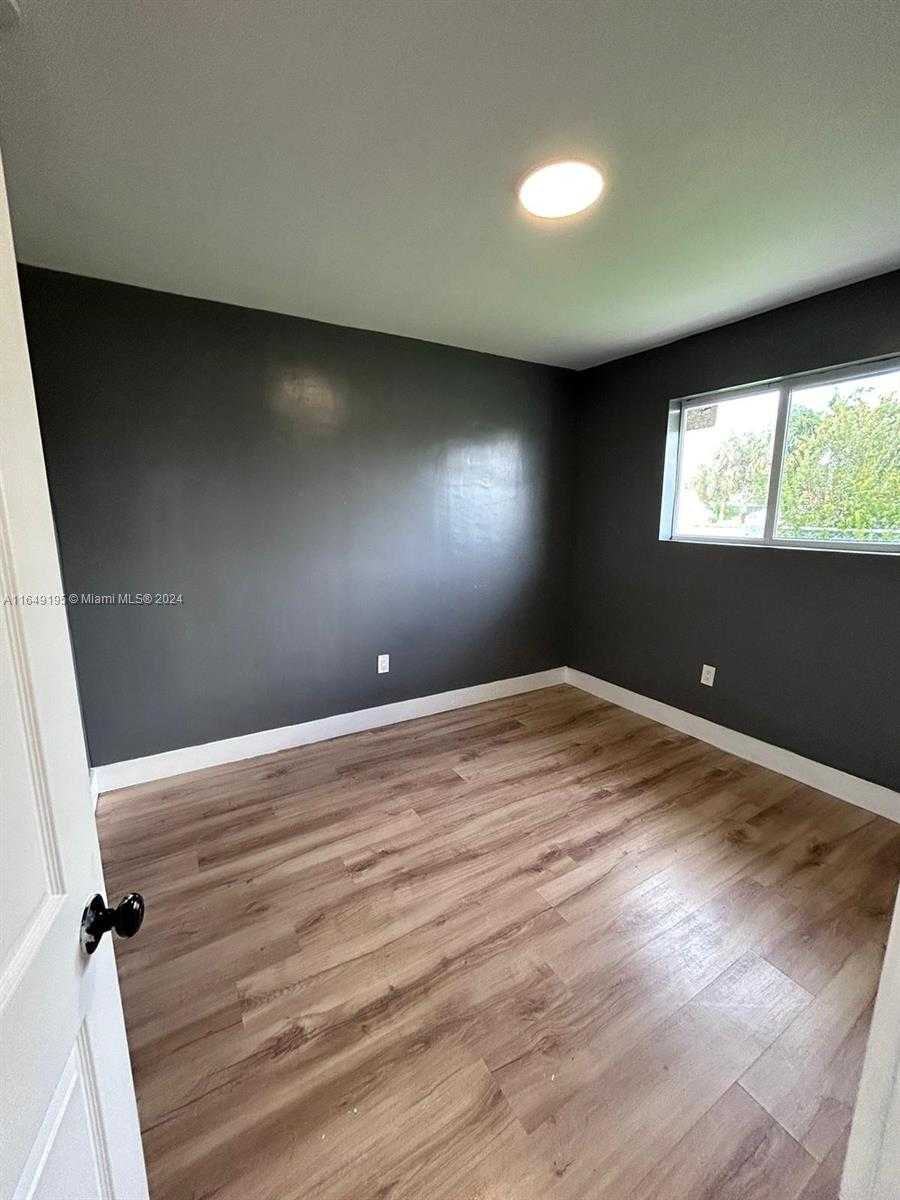 Small Image of 2180 NORTH WEST 59TH ST, Miami Number 11