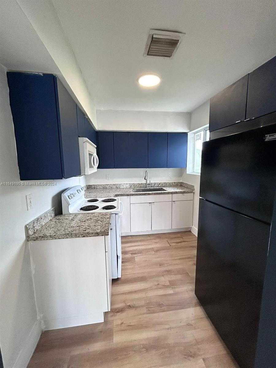 Small Image of 2180 NORTH WEST 59TH ST, Miami Number 16