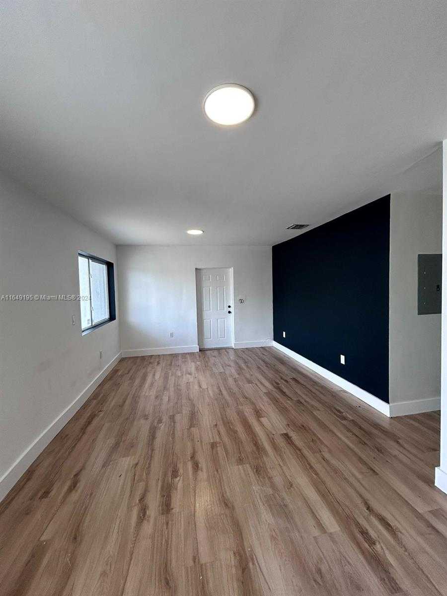 Small Image of 2180 NORTH WEST 59TH ST, Miami Number 17