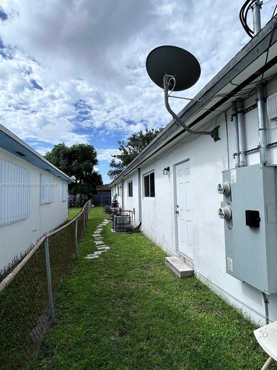 Small Image of 2180 NORTH WEST 59TH ST, Miami Number 18