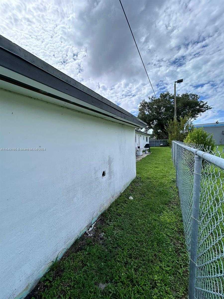 Small Image of 2180 NORTH WEST 59TH ST, Miami Number 19