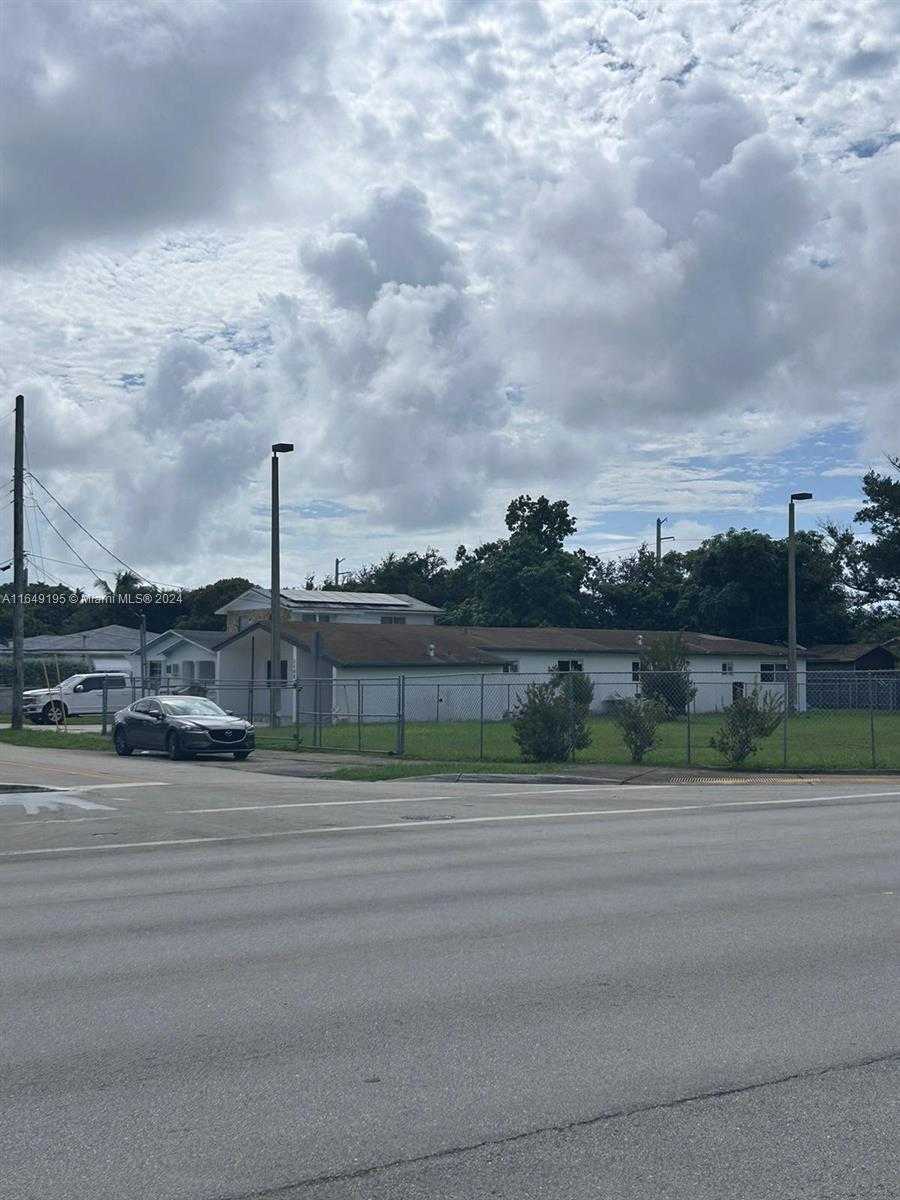 Small Image of 2180 NORTH WEST 59TH ST, Miami Number 20