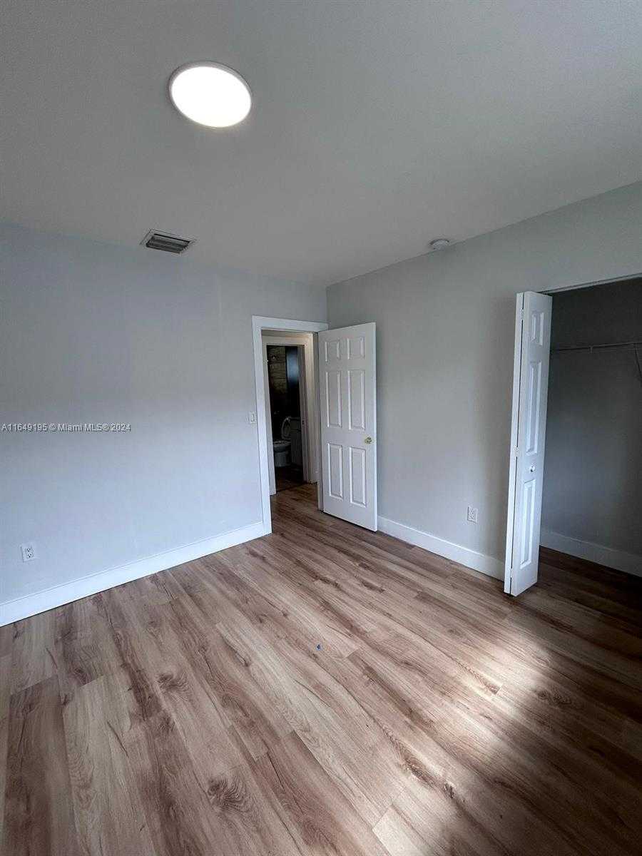 Small Image of 2180 NORTH WEST 59TH ST, Miami Number 5