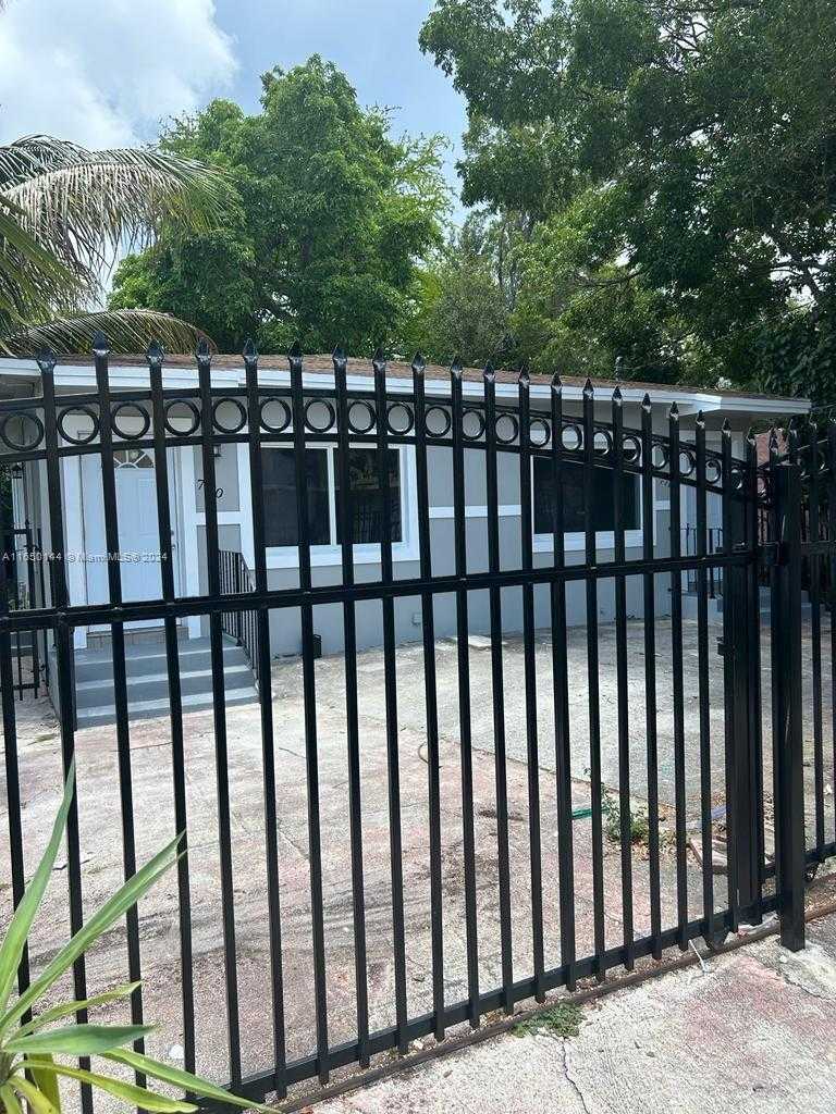 Small Image of 7710 NORTH EAST 1ST CT, Miami Number 11